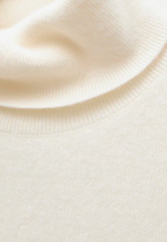 Водолазка Mango