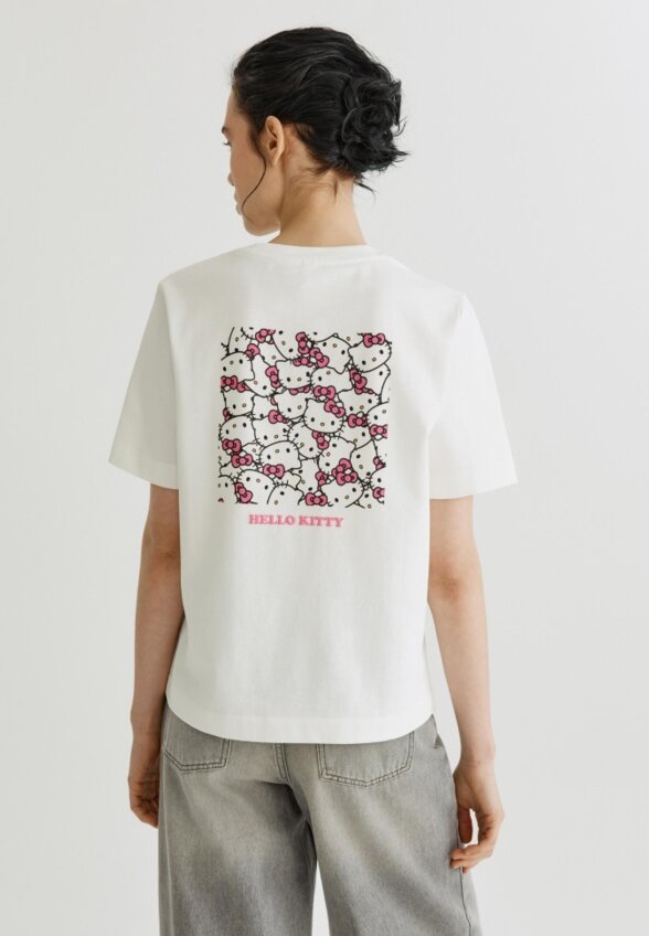 Футболка с принтом Hello Kitty с кислотной стиркой