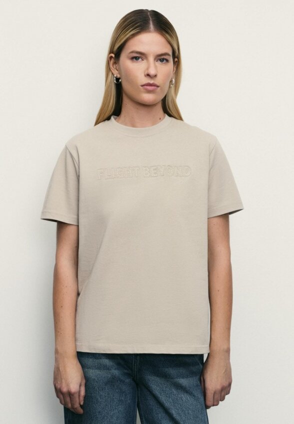 Футболка Zarina