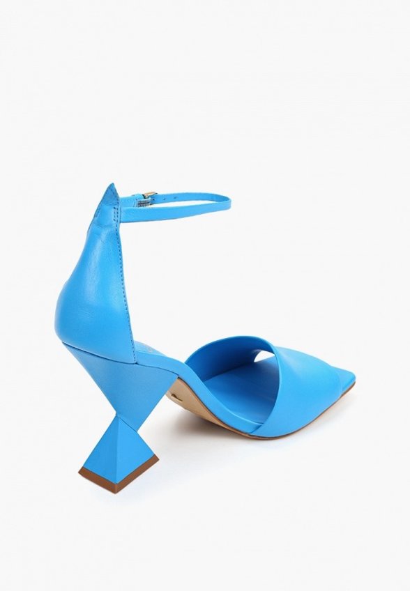 Босоножки Carrano