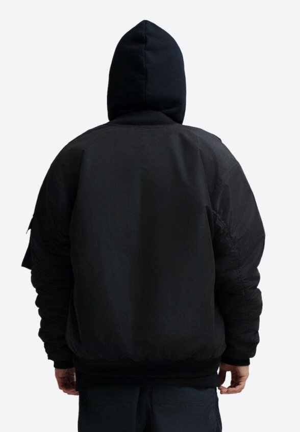 Куртка утепленная Levitacia