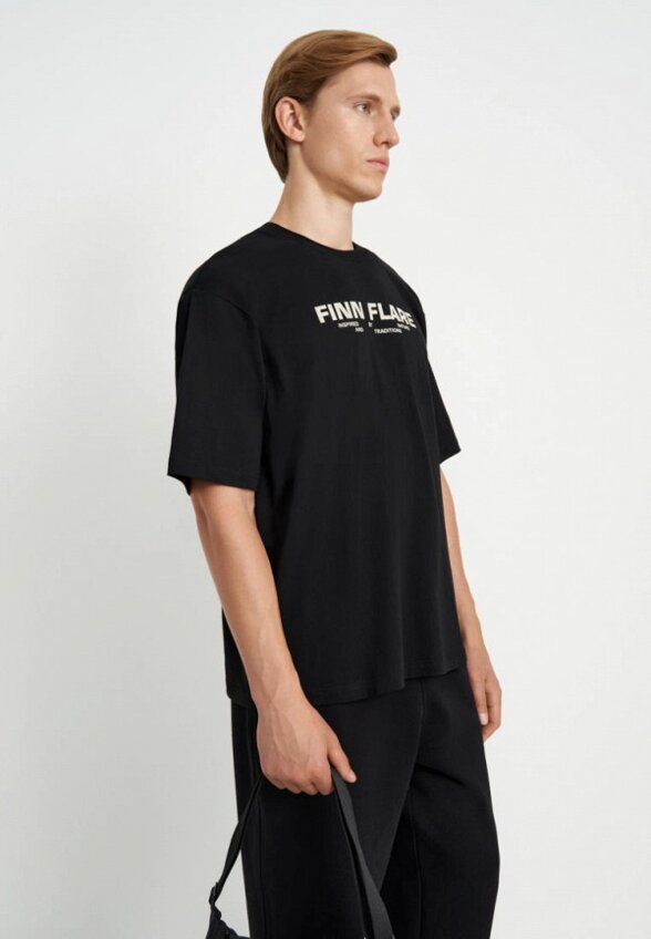 Футболка Finn Flare