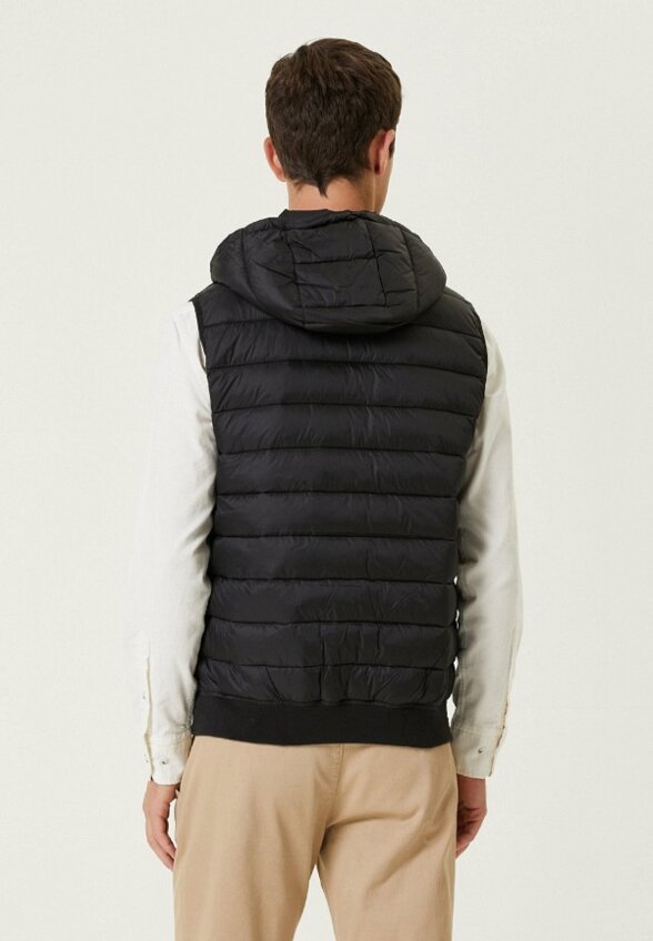 Жилет утепленный Club