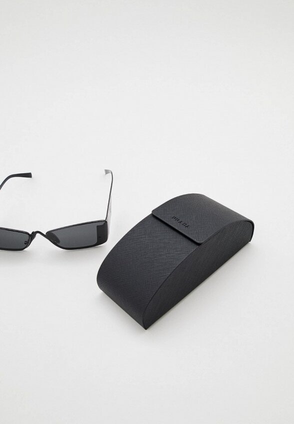 Очки солнцезащитные Prada