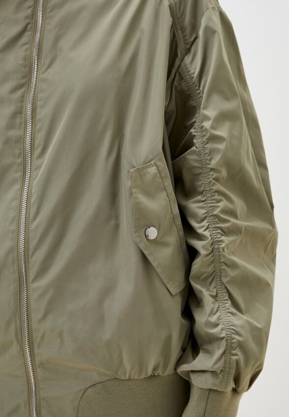 Бомбер Снежная Королева