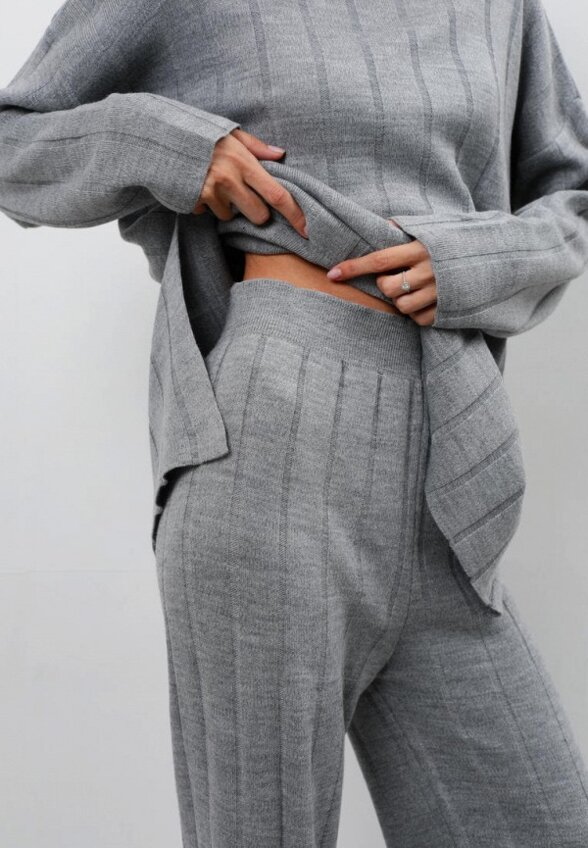 Джемпер Thestama