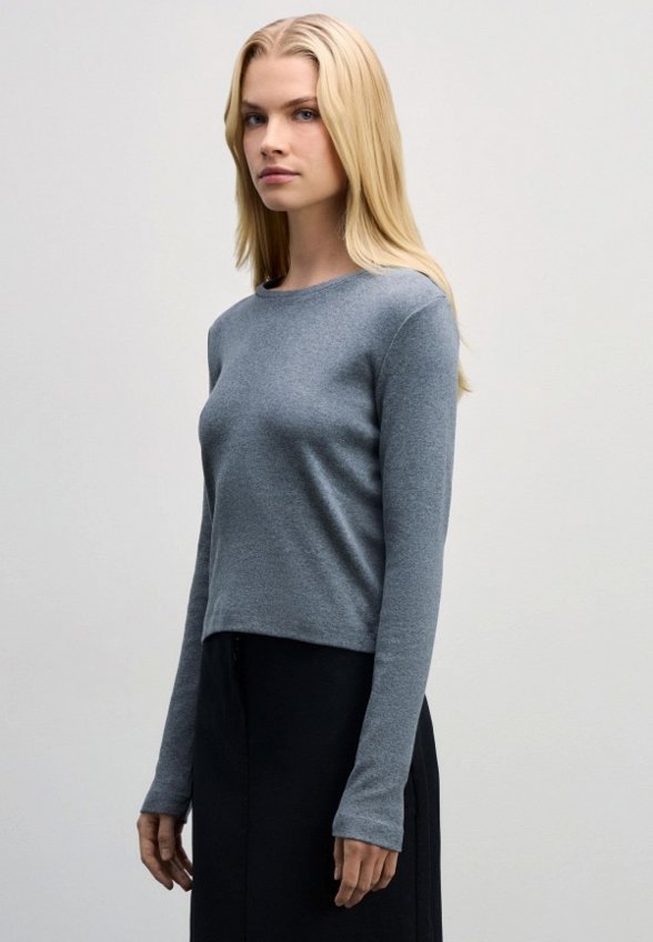 Лонгслив Zarina