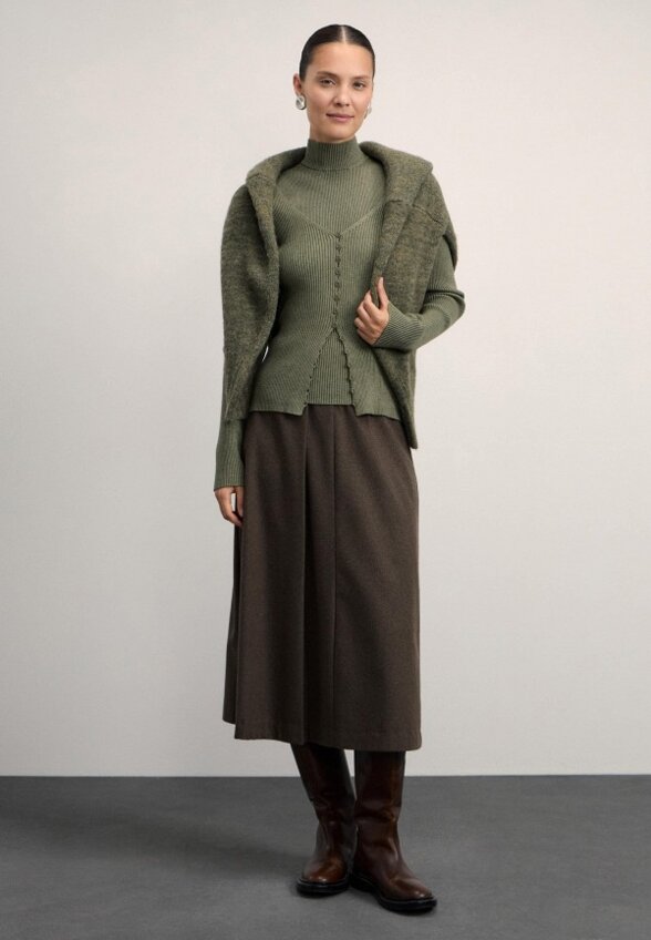 Пуловер Zarina