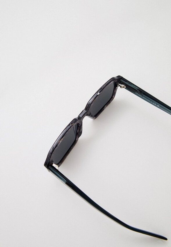 Очки солнцезащитные Prada