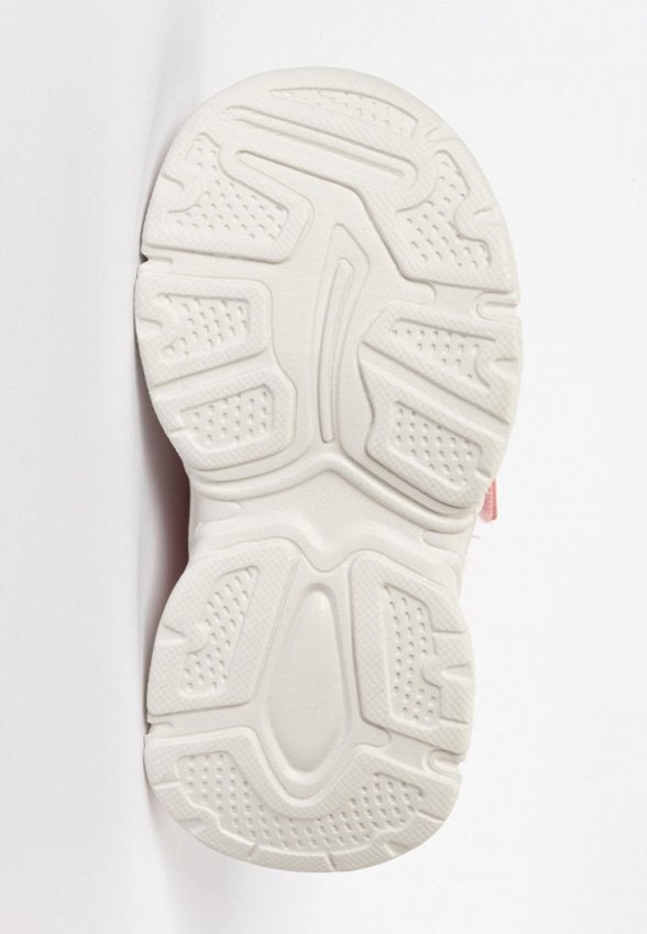 Кроссовки Tikkago