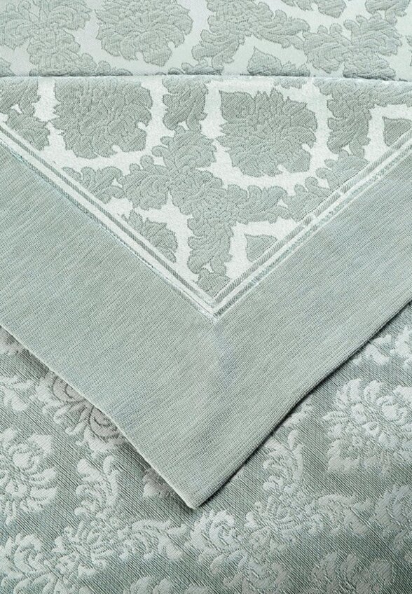 Комплект с покрывалом Karna