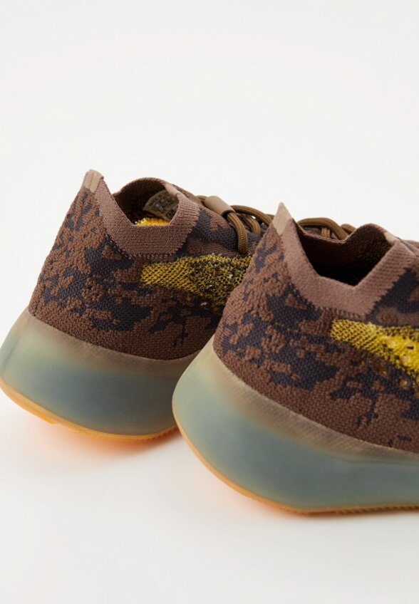 Кроссовки adidas YEEZY