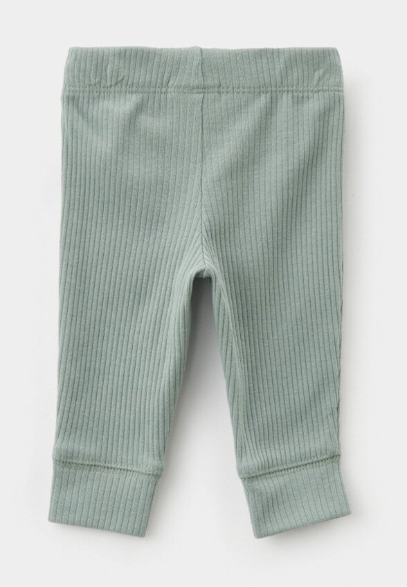 Лонгслив, брюки и шапка Carter’s