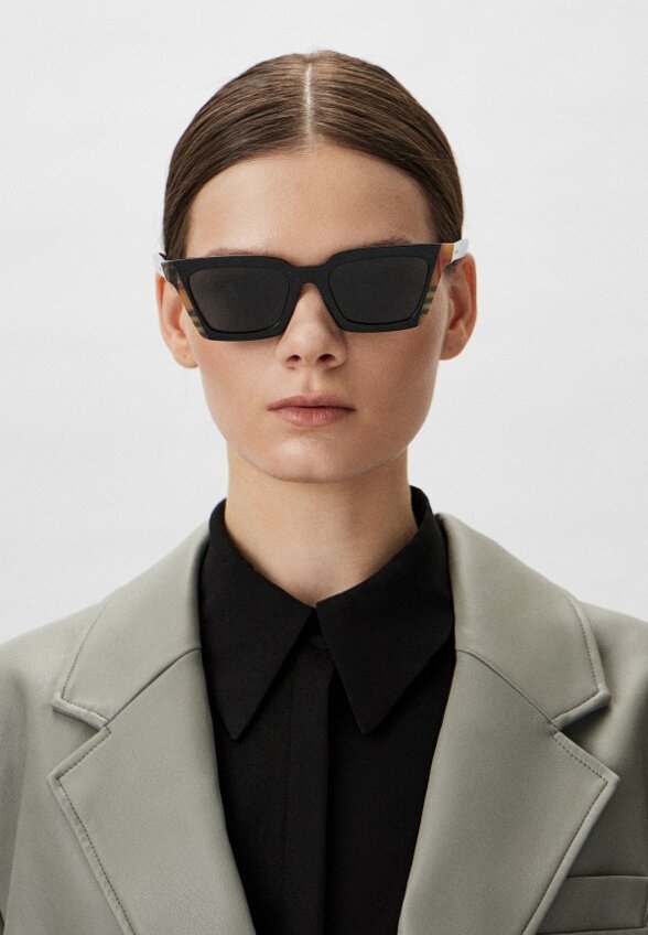 Очки солнцезащитные Burberry