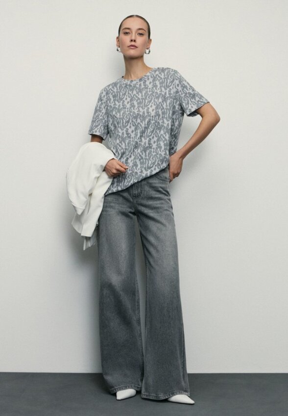 Футболка Zarina