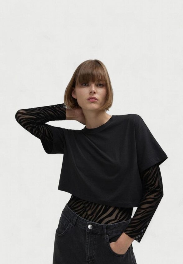 Лонгслив Calliope