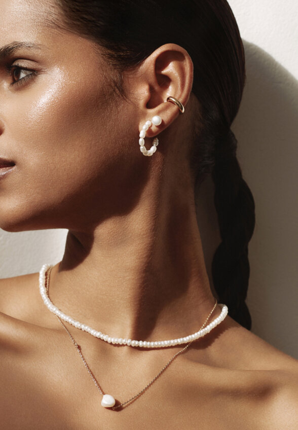 Позолоченные серьги-пусеты из серебра с натуральным жемчугом MIE