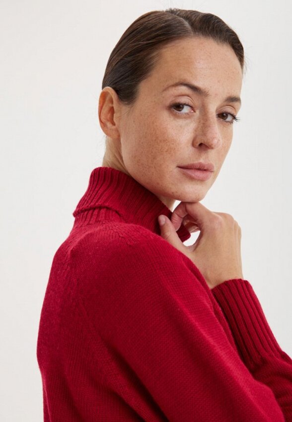 Свитер Bstatement