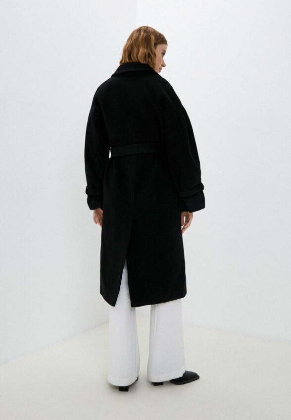 Пальто-кокон B.L.E.S.