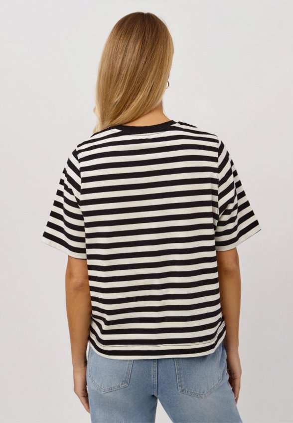 Футболка Modis