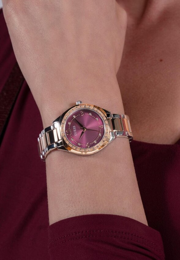 Часы Guess
