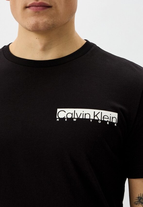 Футболка Calvin Klein