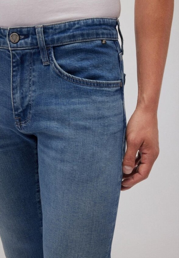Джинсы Mavi
