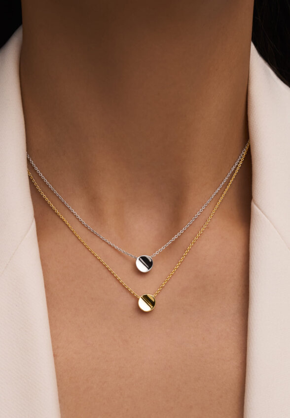 Серебряное колье с круглой подвеской MIE