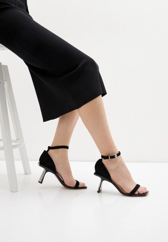 Босоножки Milhriz