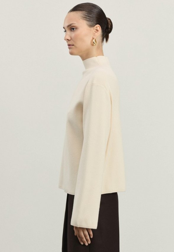 Водолазка Zarina