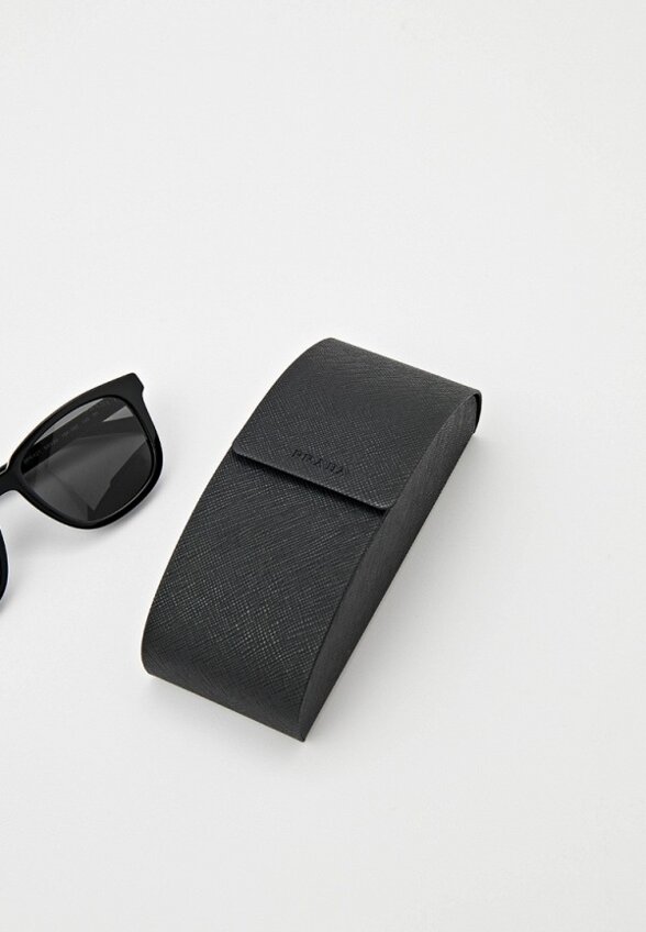 Очки солнцезащитные Prada