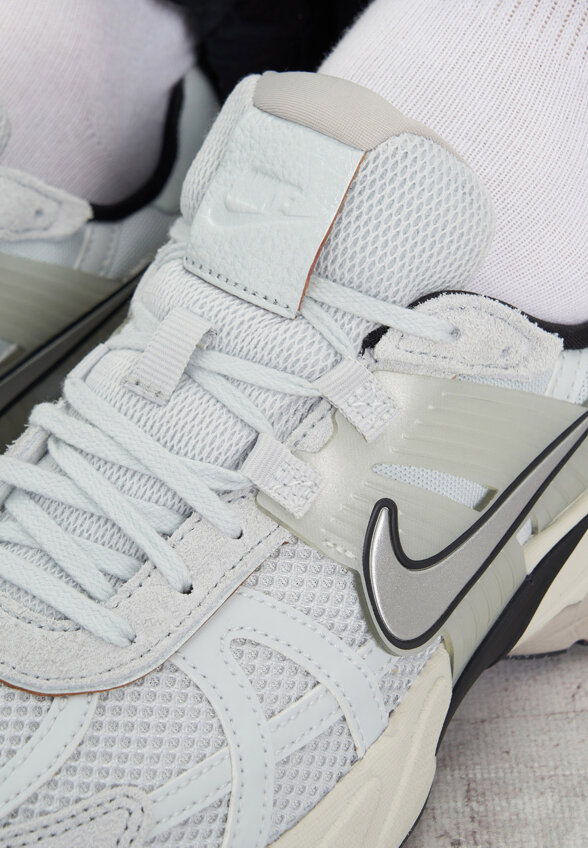 Кроссовки женские Nike V2 K Run, Белый