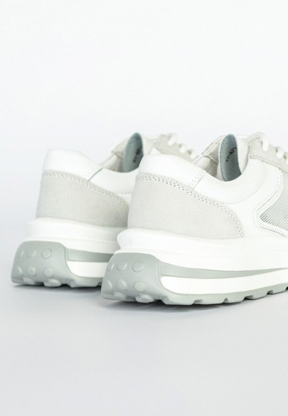 Кроссовки Gut