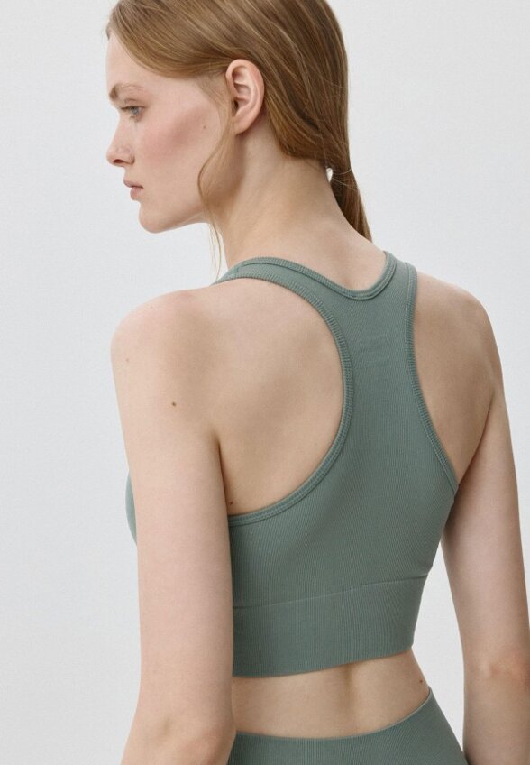 Топ спортивный Sela