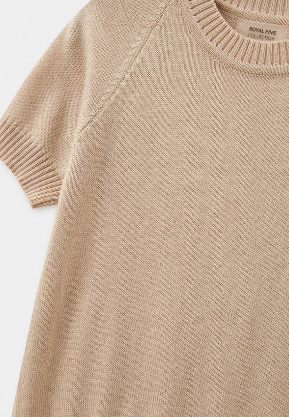 Джемпер и шорты Royal Five Collection