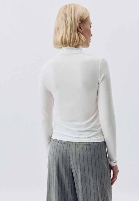 Водолазка Sela