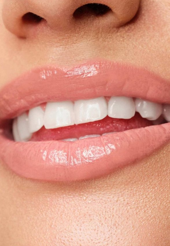 Блеск для губ Artdeco