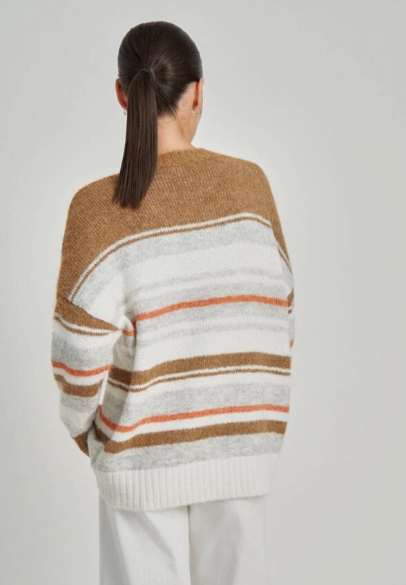 Джемпер Finn Flare