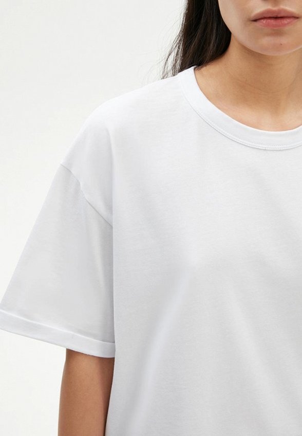 Футболка Bstatement