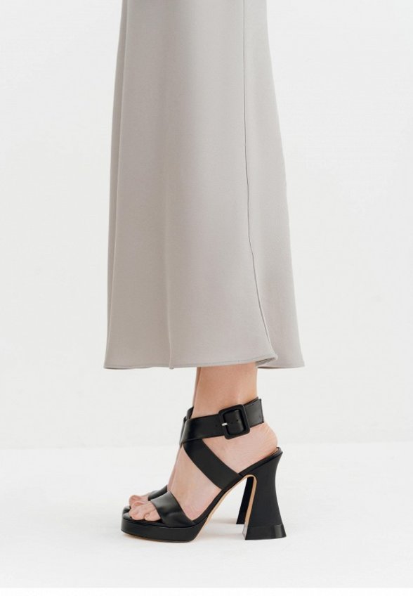 Босоножки Mascotte