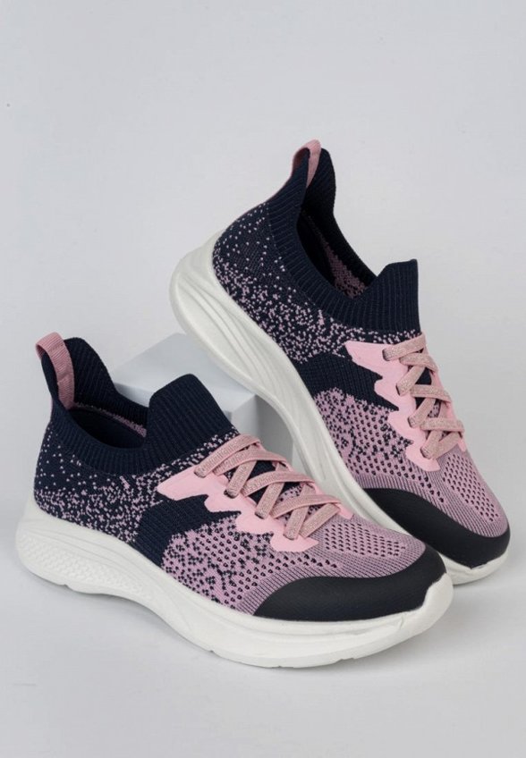 Кроссовки Tikkago