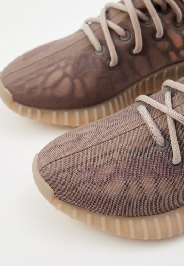 Кроссовки adidas YEEZY