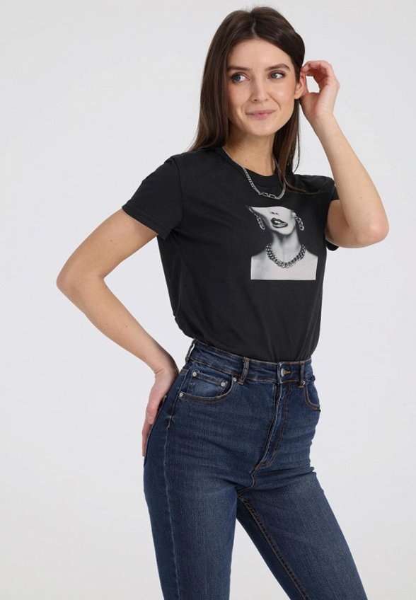 Футболка Апрель