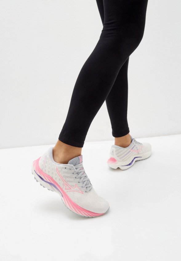 Кроссовки Mizuno