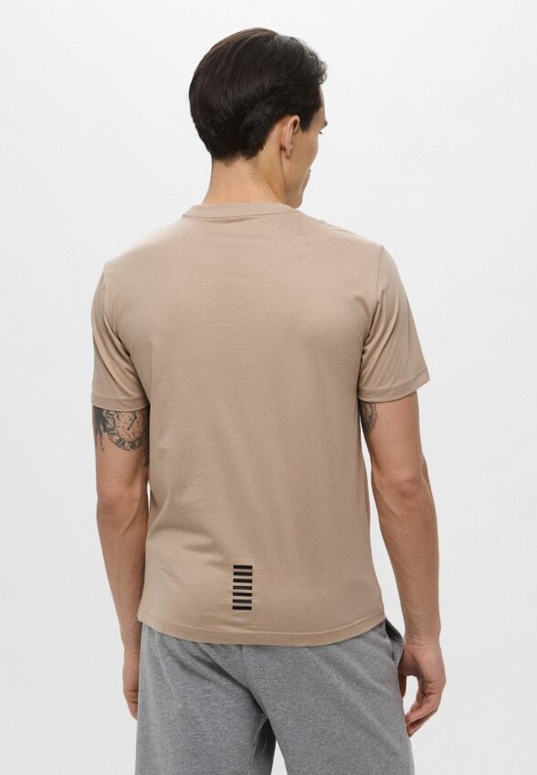 Футболка EA7