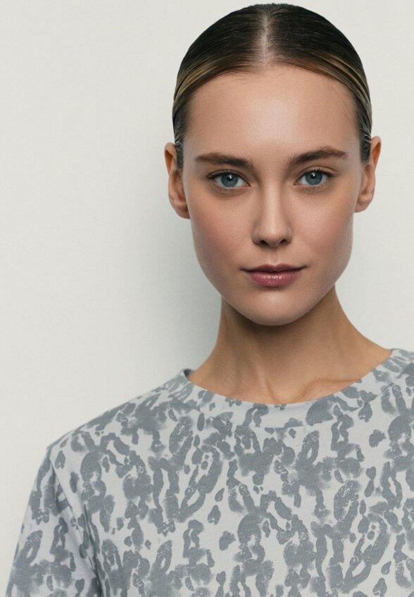 Футболка Zarina