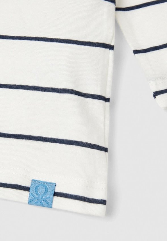 Лонгслив United Colors of Benetton