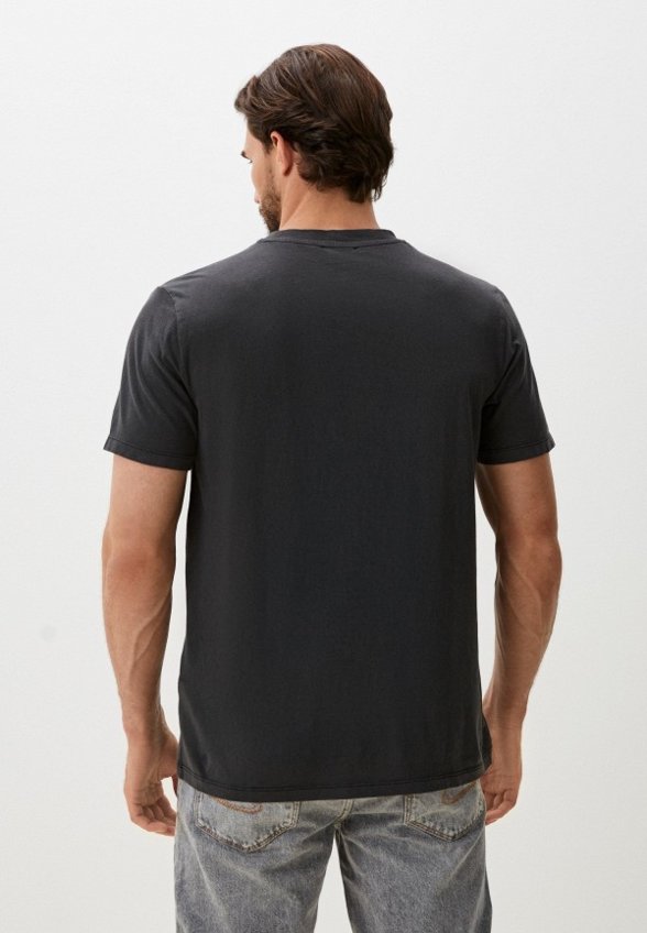 Футболка Colin's