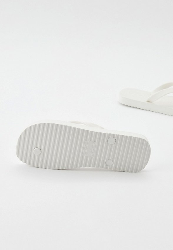 Сланцы Tommy Hilfiger