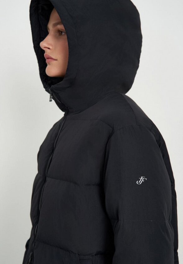 Пуховик Finn Flare